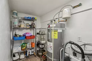 2418 W Boston, Seattle, WA 98199 - Photo 26