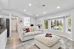 13009 Prairie Cir E, Bonney Lake, WA 98391 - Photo 4