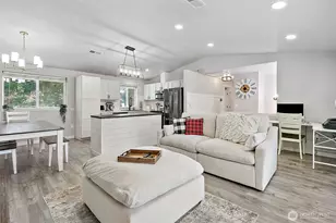 13009 Prairie Cir E, Bonney Lake, WA 98391 - Photo 8