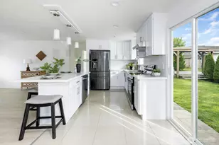 8304 42nd Pl S, Seattle, WA 98118 - Photo 12