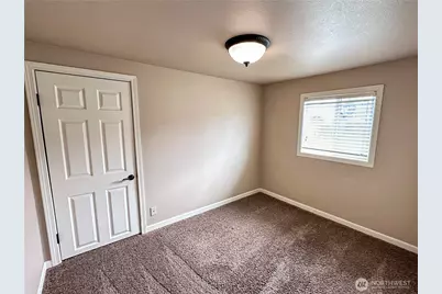 1215 W Plum Street, Centralia, WA 98531 - Photo 6