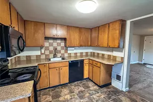 1215 W Plum St, Centralia, WA 98531 - Photo 2