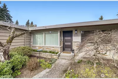 15704 Interlake Avenue N, Shoreline, WA 98133 - Photo 2
