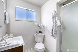 15704 Interlake Ave N, Shoreline, WA 98133 - Photo 18