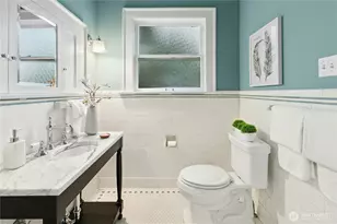 110 Smith St, Seattle, WA 98109 - Photo 26