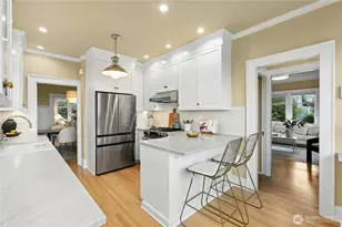 110 Smith St, Seattle, WA 98109 - Photo 10