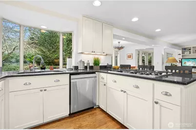 2641 262nd Place SE, Sammamish, WA 98075 - Photo 8