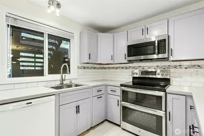 13611 NE 8th Street #106, Bellevue, WA 98005 - Photo 12