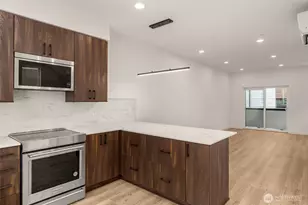 914 C 15th Ave, Seattle, WA 98122 - Photo 4