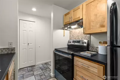 9484 Redmond-Woodinville Road NE #C-205, Redmond, WA 98052 - Photo 8