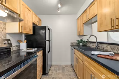 9484 Redmond-Woodinville Road NE #C-205, Redmond, WA 98052 - Photo 6