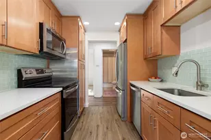 1605 149th Pl SE, Bellevue, WA 98007 - Photo 4