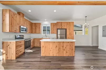 413 E Okanogan Avenue, Chelan, WA 98816 - Photo 6