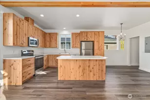 413 E Okanogan Ave, Chelan, WA 98816 - Photo 6