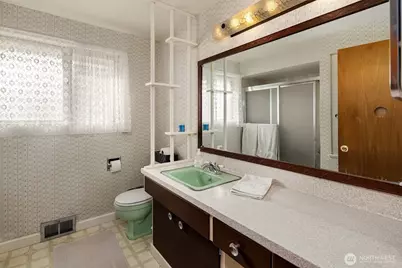 15928 56th Avenue W, Edmonds, WA 98026 - Photo 16