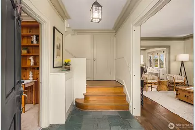 1208 E Newton Street, Seattle, WA 98102 - Photo 4