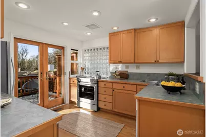 3635 43rd Avenue W, Seattle, WA 98199 - Photo 10