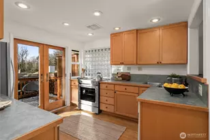 3635 43rd Ave W, Seattle, WA 98199 - Photo 10