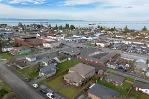 813 E 2nd St, Port Angeles, WA 98362 - Photo 18