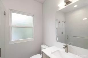 2123 E James St, Seattle, WA 98122 - Photo 8