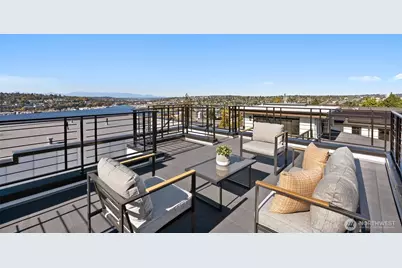 2214 Broadway E #B, Seattle, WA 98102 - Photo 2