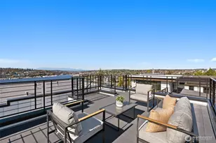 2214 Broadway E, Seattle, WA 98102 - Photo 2