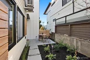 2214 Broadway E, Seattle, WA 98102 - Photo 18