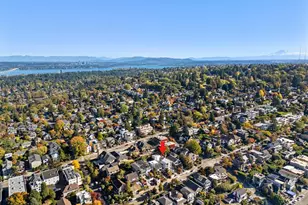 2214 Broadway E, Seattle, WA 98102 - Photo 30