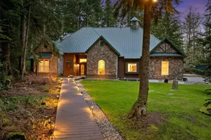 1059 Evergreen Ln, Freeland, WA 98249 - Photo 4