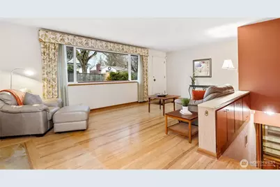 16740 Meridian Avenue N, Shoreline, WA 98133 - Photo 4