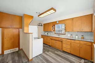 1610 Maine St, Milton, WA 98354 - Photo 8