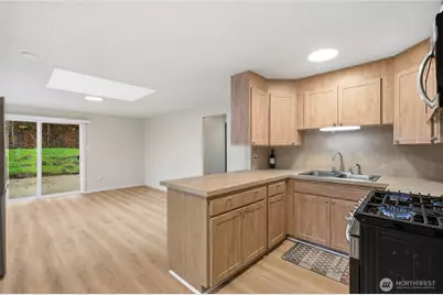 7942 15th Avenue SW, Seattle, WA 98106 - Photo 2