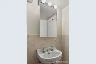 7942 15th Avenue SW, Seattle, WA 98106 - Photo 24