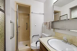 2321 Vista View Dr, Tacoma, WA 98406 - Photo 18