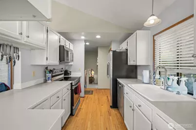 14107 97th Avenue NE, Kirkland, WA 98034 - Photo 8