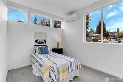 631 W Emerson Street, Seattle, WA 98119 - Photo 18