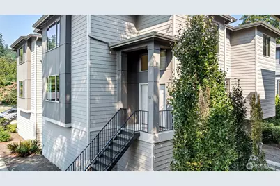 553 SE Andrews Street #B, Issaquah, WA 98027 - Photo 2