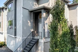 553 SE Andrews St, Issaquah, WA 98027 - Photo 2