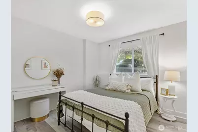 455 Newport Way NW #302, Issaquah, WA 98027 - Photo 14