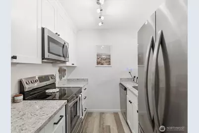 455 Newport Way NW #302, Issaquah, WA 98027 - Photo 8