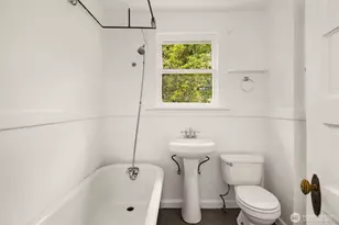 2031 Eastlake Ave E, Seattle, WA 98102 - Photo 18