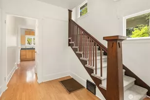2031 Eastlake Ave E, Seattle, WA 98102 - Photo 10