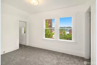 2031 Eastlake Avenue E, Seattle, WA 98102 - Photo 16