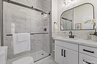 3252 13th Avenue W, Seattle, WA 98119 - Photo 14