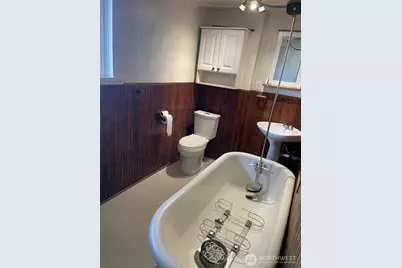 7043 17 Avenue NW, Seattle, WA 98117 - Photo 10