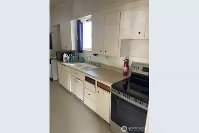 7043 17 Avenue NW, Seattle, WA 98117 - Photo 4