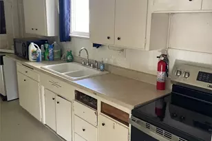 7043 17th Ave NW, Seattle, WA 98117 - Photo 4