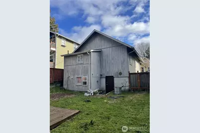 7043 17 Avenue NW, Seattle, WA 98117 - Photo 2