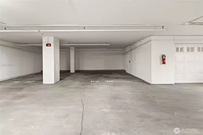 10650 NE 9th Place #2427, Bellevue, WA 98004 - Photo 38