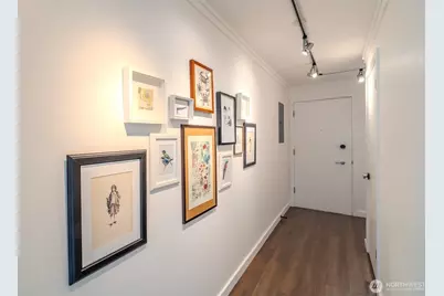 732 11th Avenue E #302, Seattle, WA 98102 - Photo 16